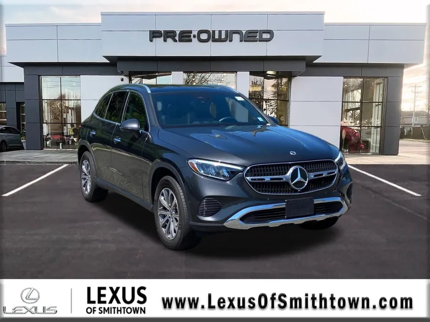 2024 Mercedes Benz GLC 300 photo 1
