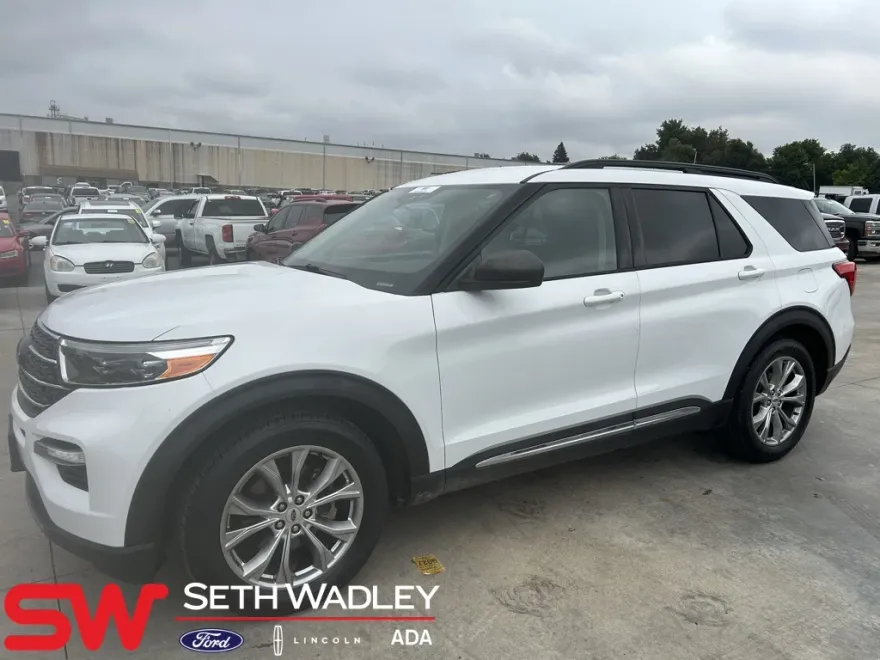 2021 Ford Explorer XLT photo 1