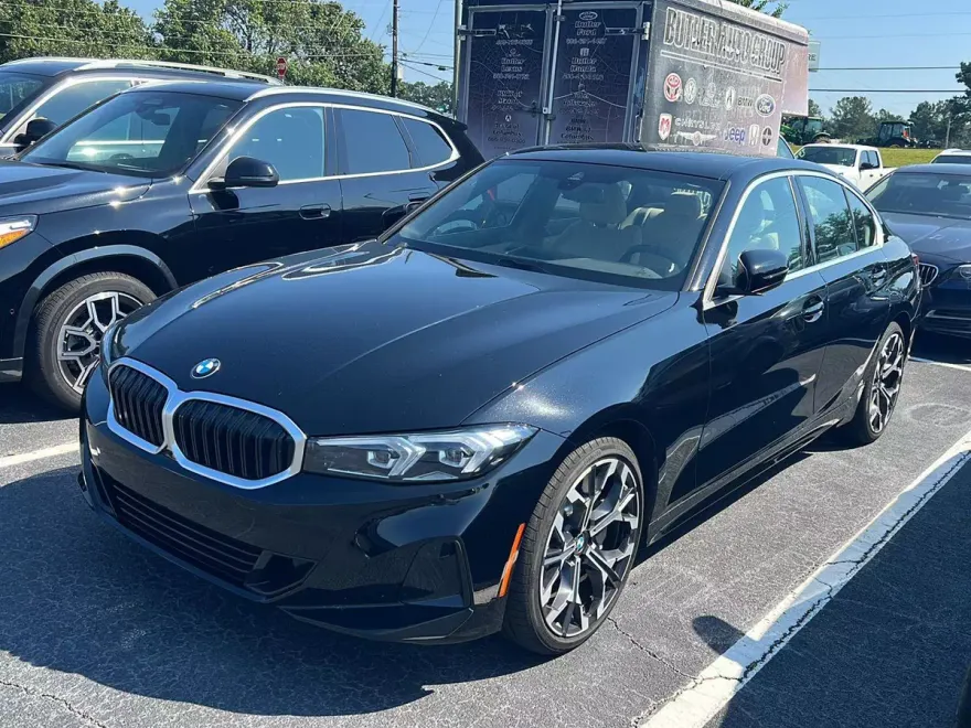 2025 Bmw 330i Sedan photo 1
