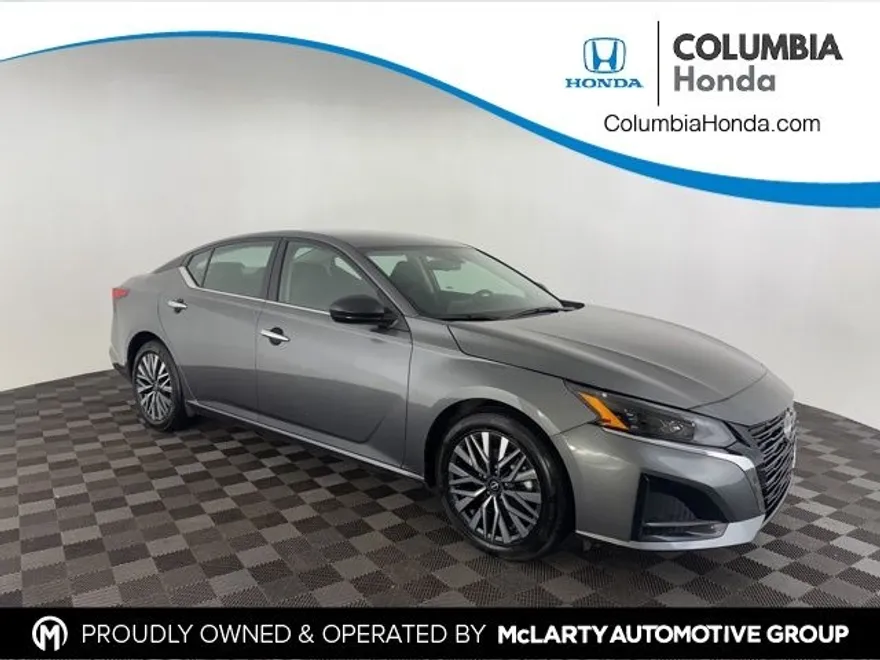 2024 Nissan Altima 2.5 SV photo 1