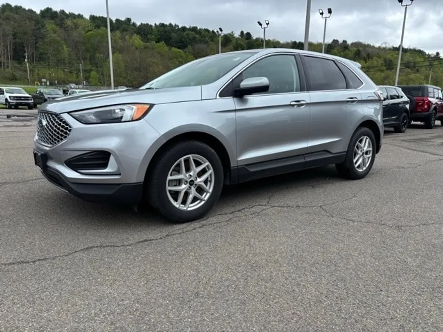 2024 Ford Edge SEL photo 1