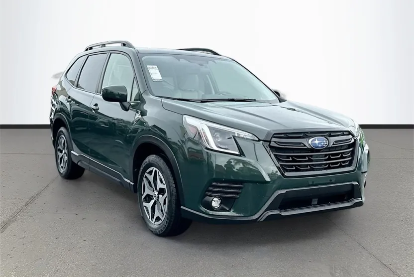 2024 Subaru Forester Premium Base photo 1