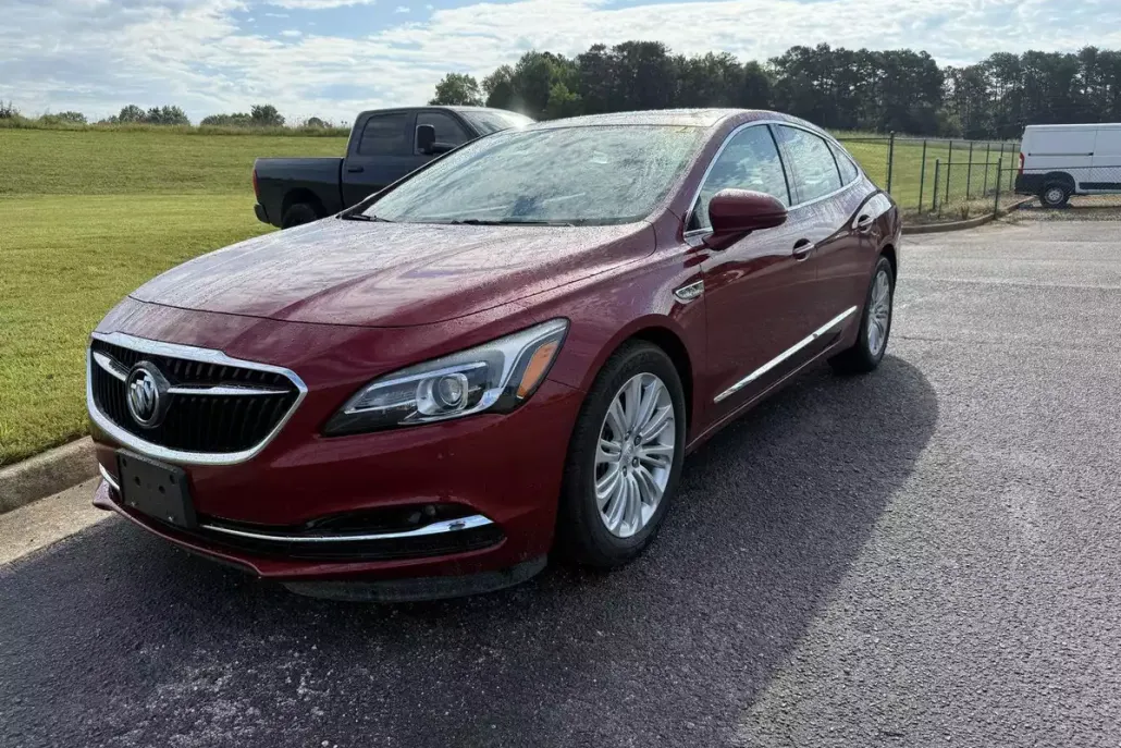 2018 Buick LaCrosse Essence photo 1