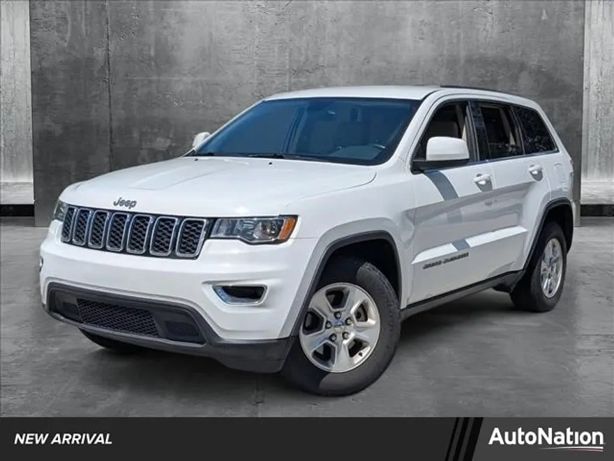 2017 Jeep Grand Cherokee Laredo photo 1
