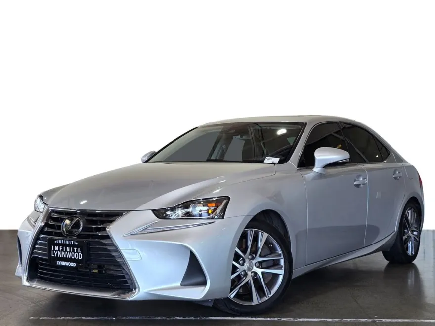 2018 Lexus IS 300 photo 1