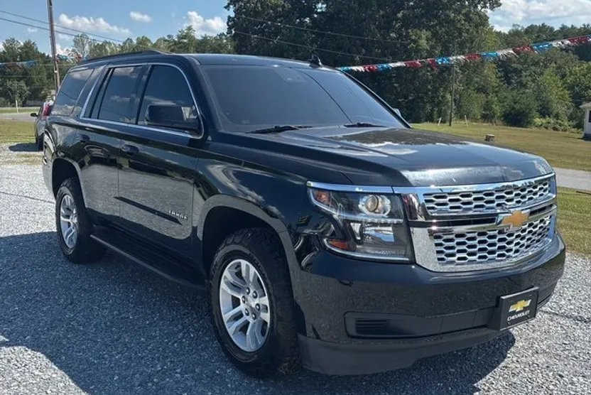 2019 Chevrolet Tahoe LT photo 1