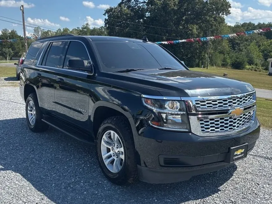 2019 Chevrolet Tahoe LT photo 1