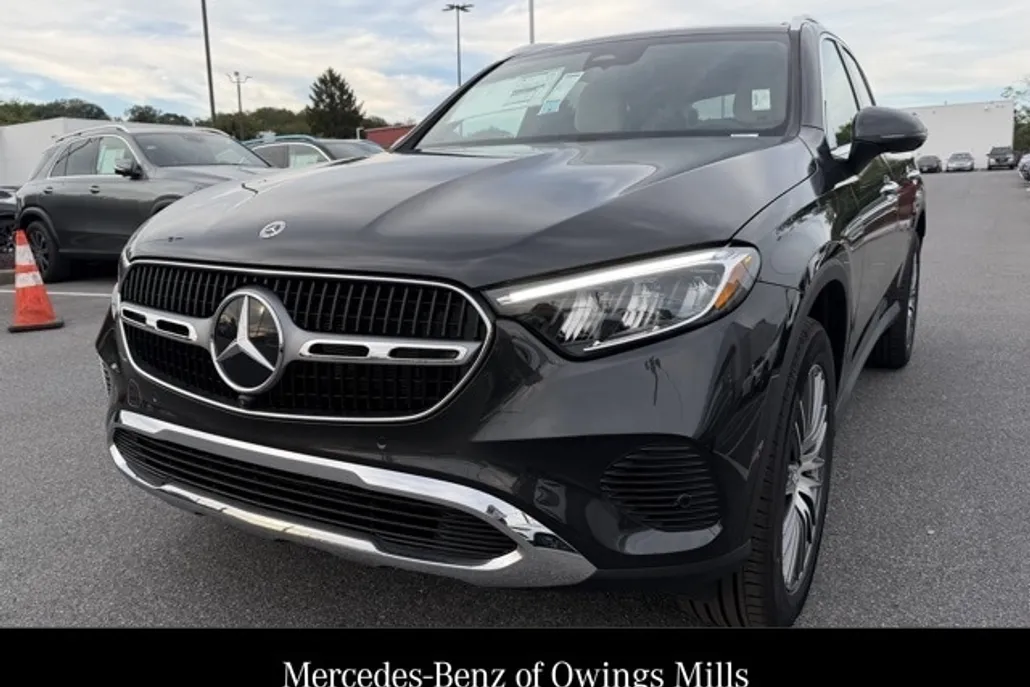 2026 Mercedes Benz GLC 300 4MATIC photo 1