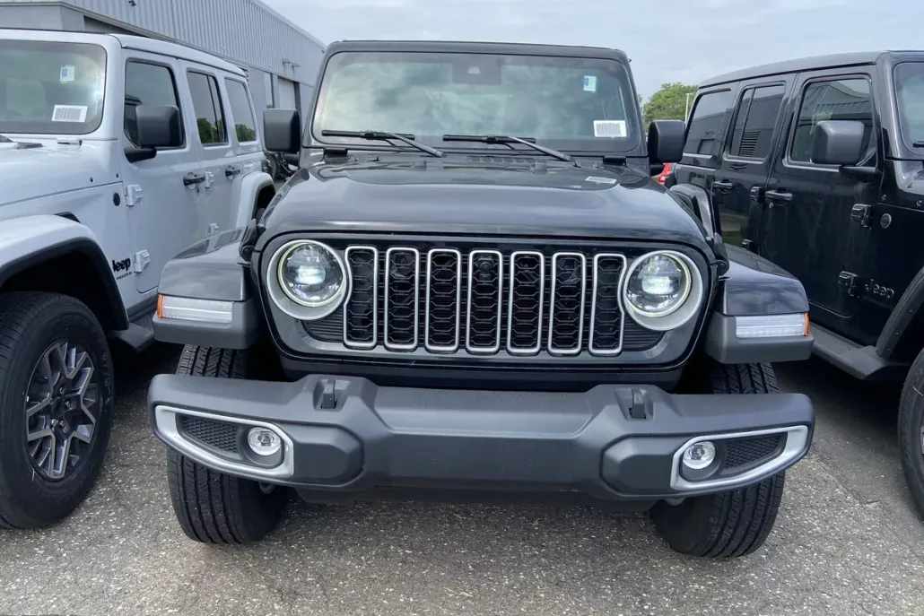 2025 Jeep Wrangler Sahara photo 1