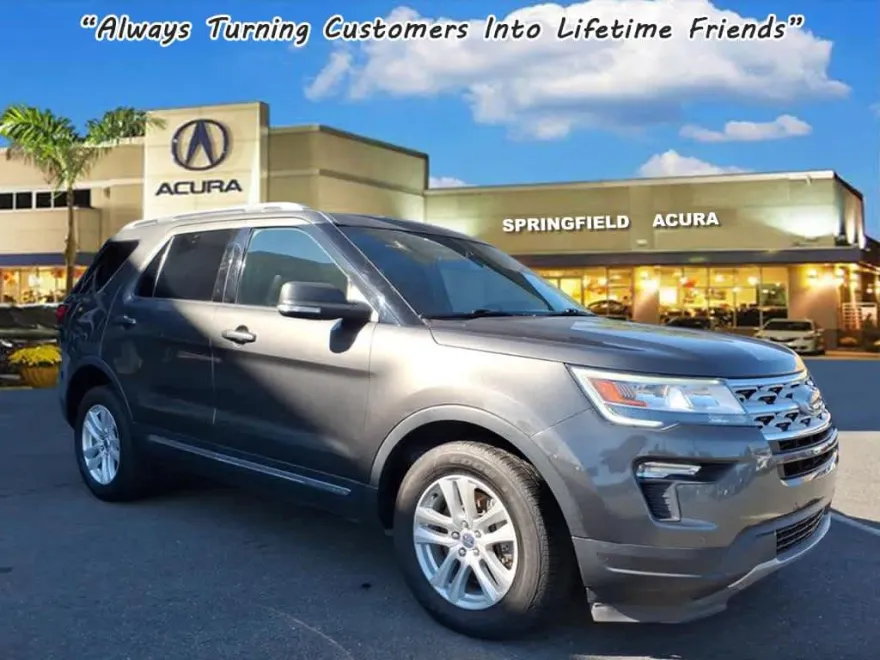 2019 Ford Explorer XLT photo 1