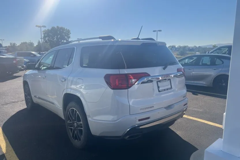 2018 Gmc Acadia Denali photo 1