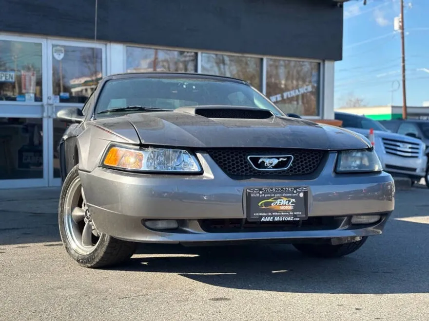 2003 Ford Mustang GT Deluxe photo 1