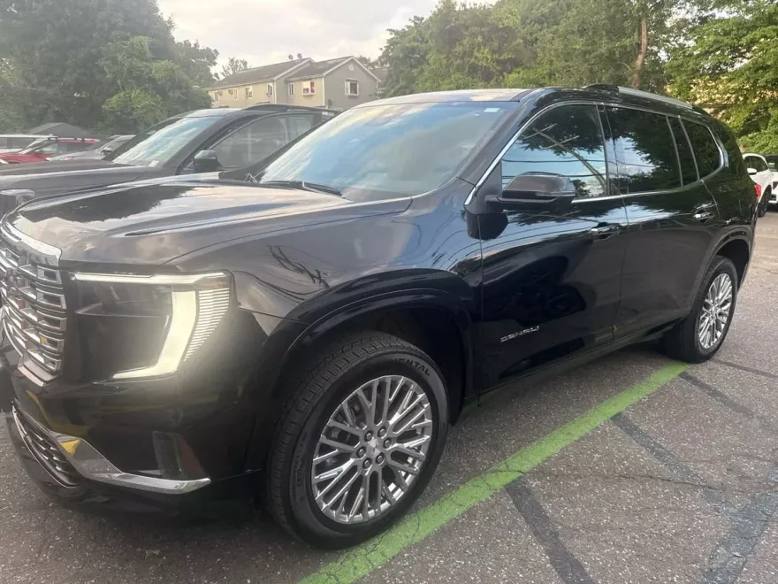 2024 Gmc Acadia Denali photo 1