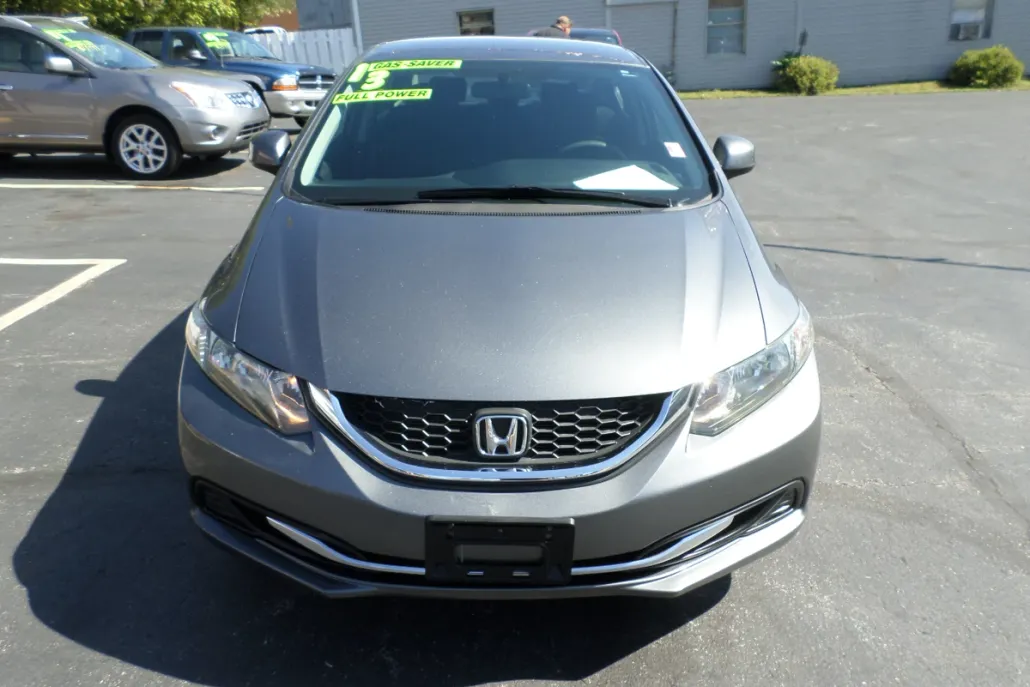 2013 Honda Civic LX photo 1