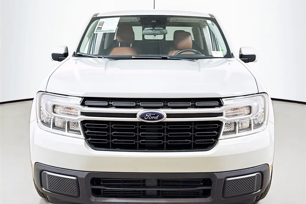 2023 Ford Maverick Lariat photo 1