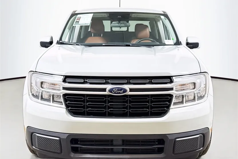 2023 Ford Maverick Lariat photo 1