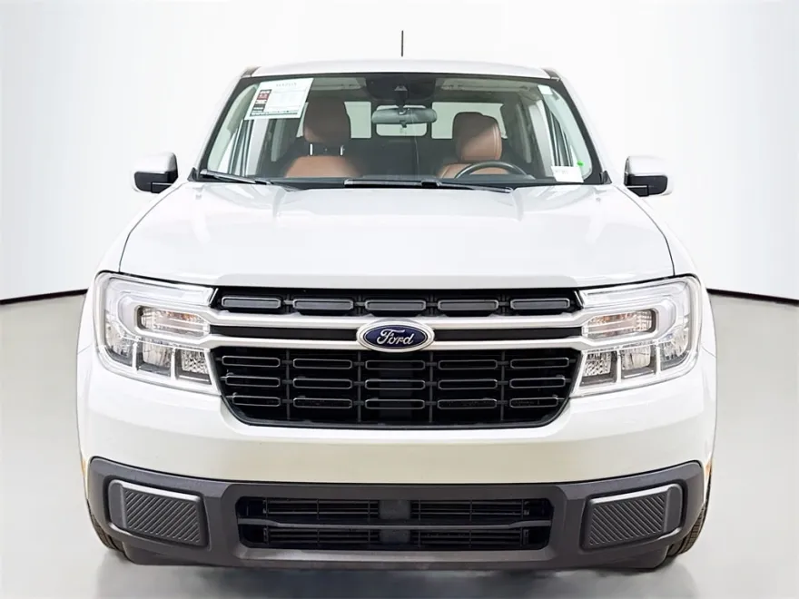 2023 Ford Maverick Lariat photo 1