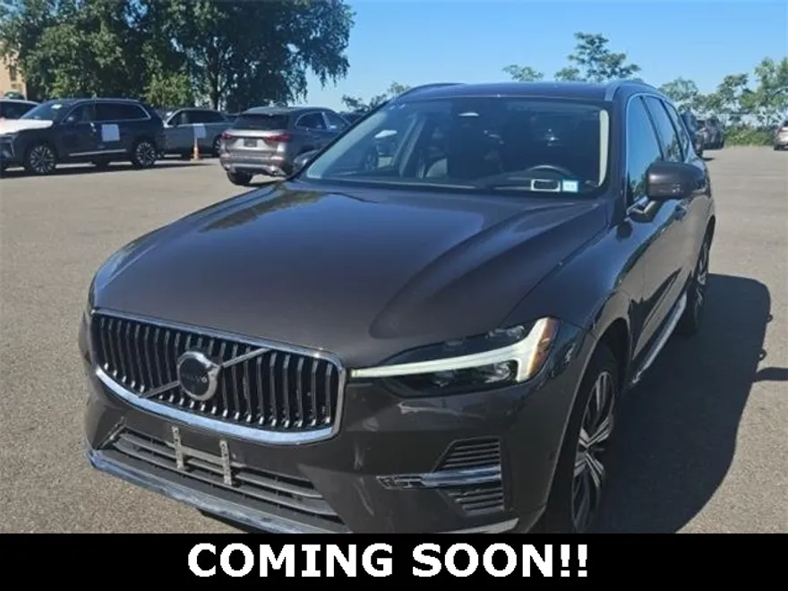 2022 Volvo XC60 B5 Inscription photo 1