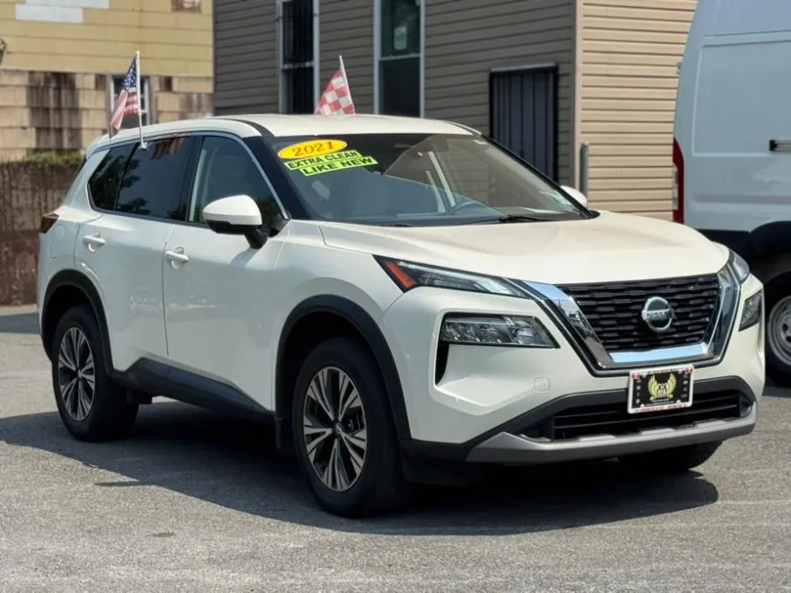 2021 Nissan Rogue SV photo 1