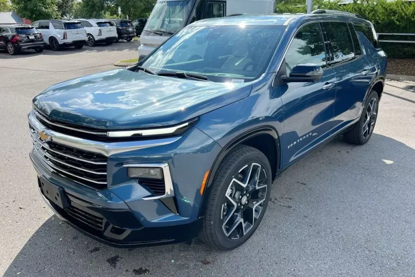 2026 Chevrolet Traverse High Country photo 1