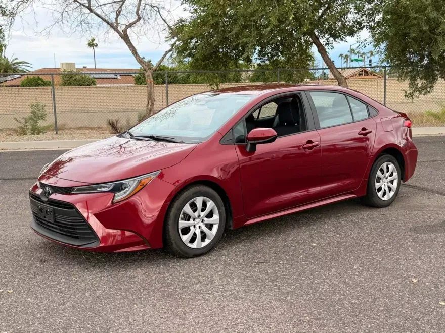 2024 Toyota Corolla LE photo 1