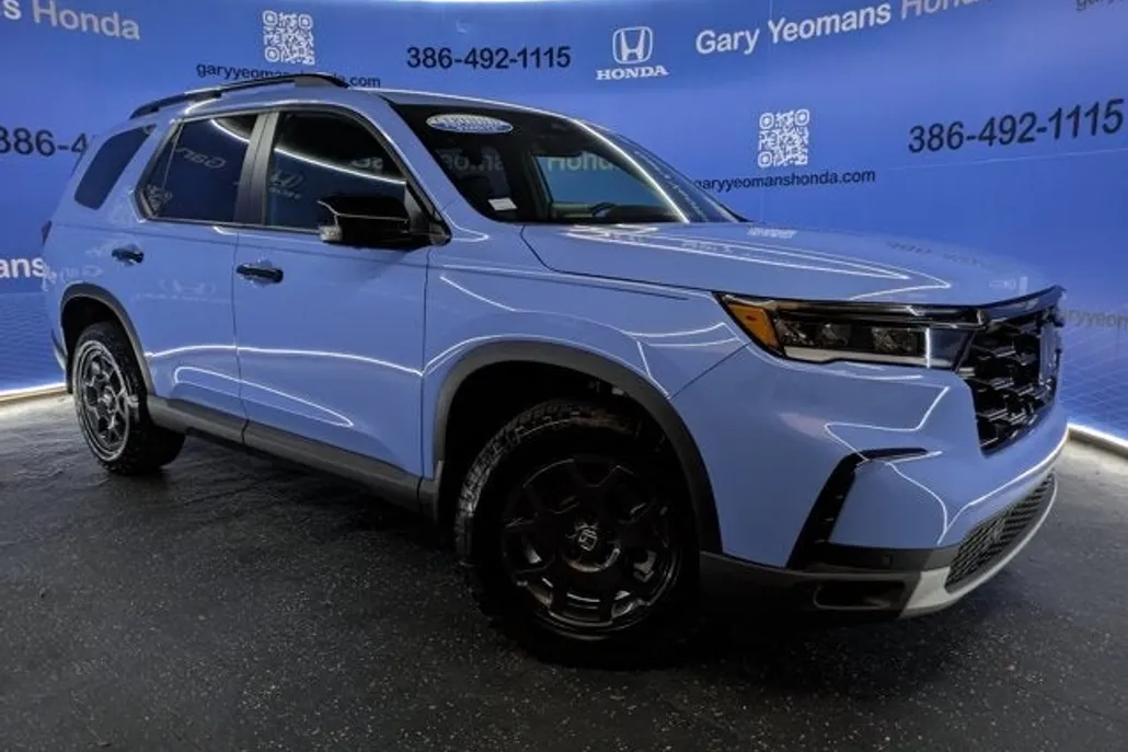 2025 Honda Pilot TrailSport photo 1