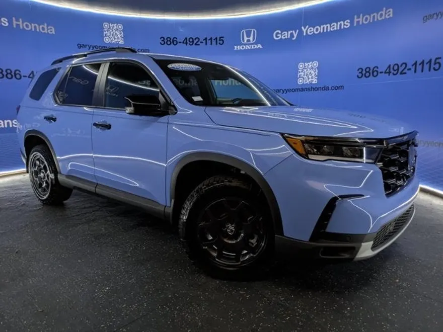 2025 Honda Pilot TrailSport photo 1