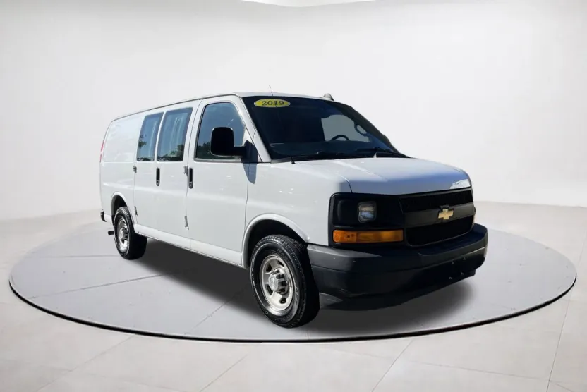 2017 Chevrolet Express Van Cargo 2500 photo 1