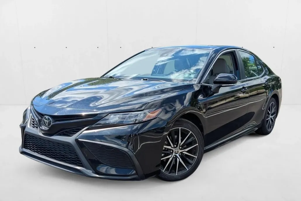 2023 Toyota Camry SE photo 1