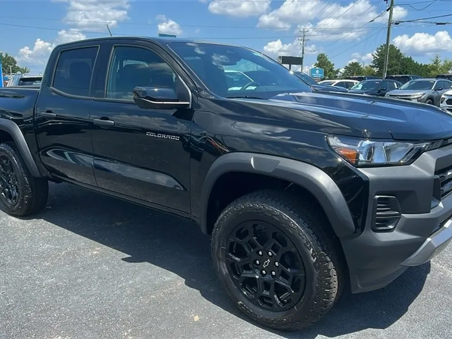 2026 Chevrolet Colorado Trail Boss photo 1