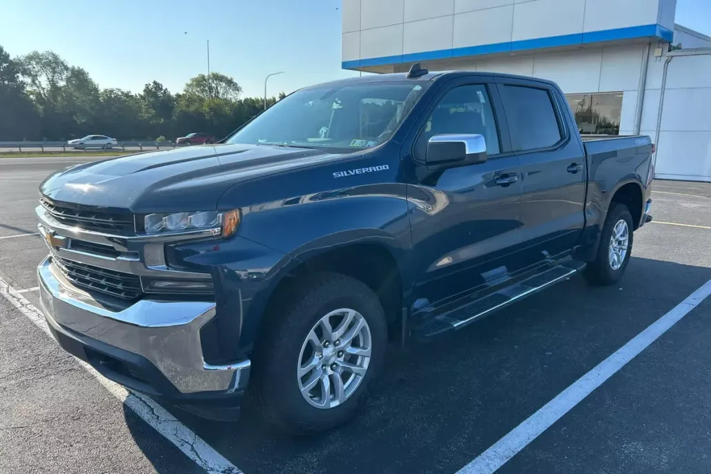 2021 Chevrolet Silverado 1500 LT photo 1