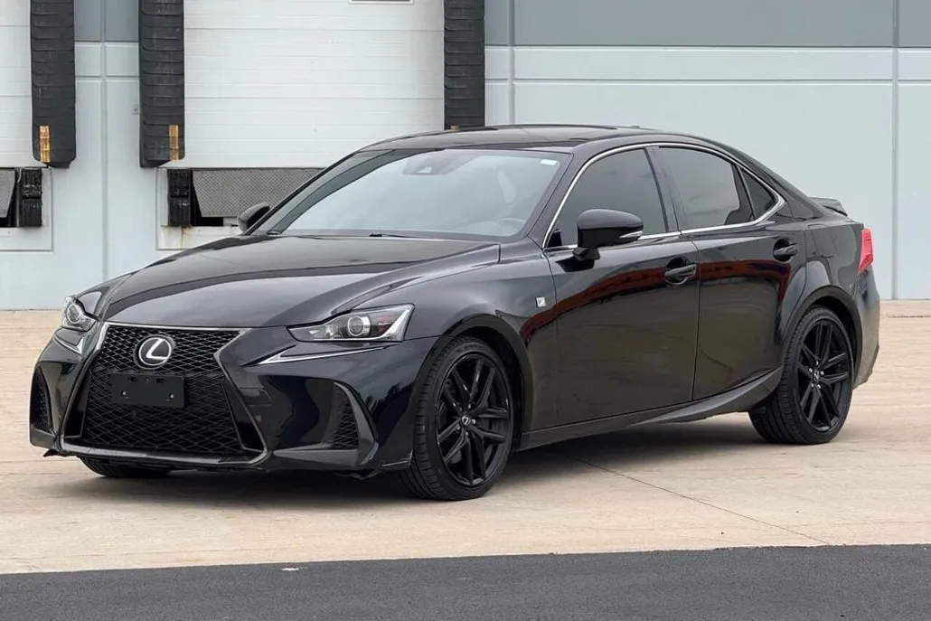 2017 Lexus IS 300 AWD photo 1