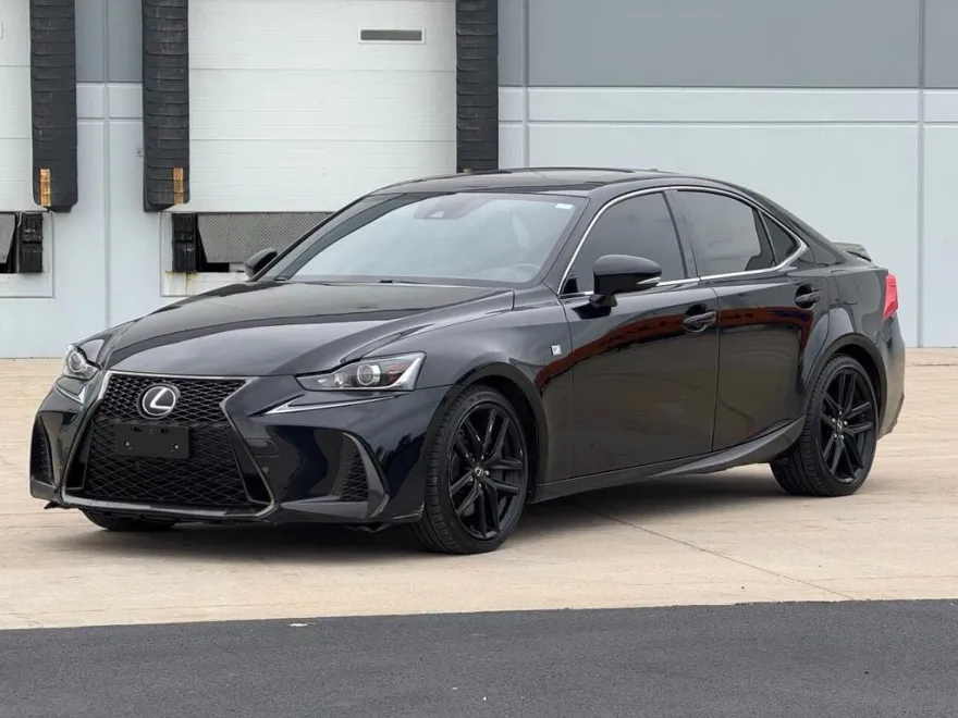 2017 Lexus IS 300 AWD photo 1