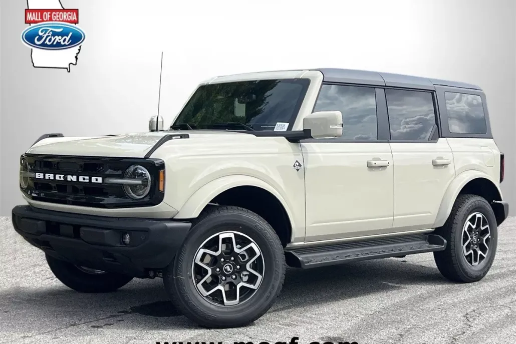 2025 Ford Bronco Outer Banks photo 1