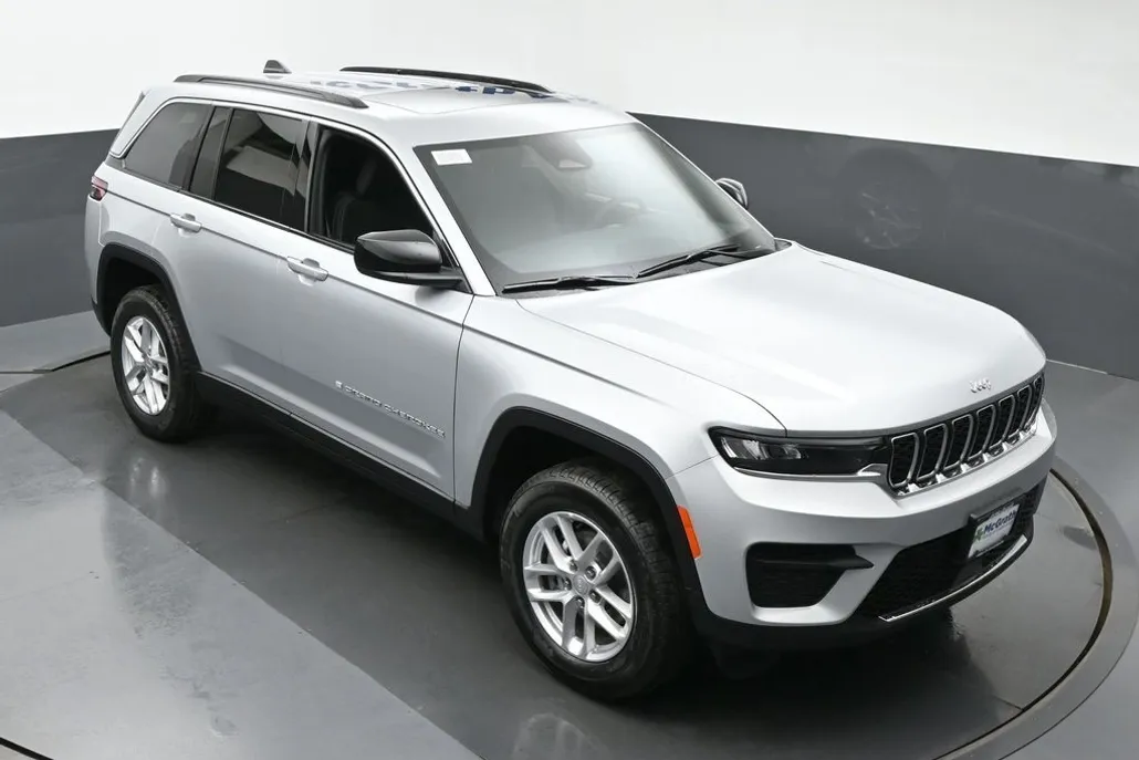 2025 Jeep Grand Cherokee Laredo X photo 1