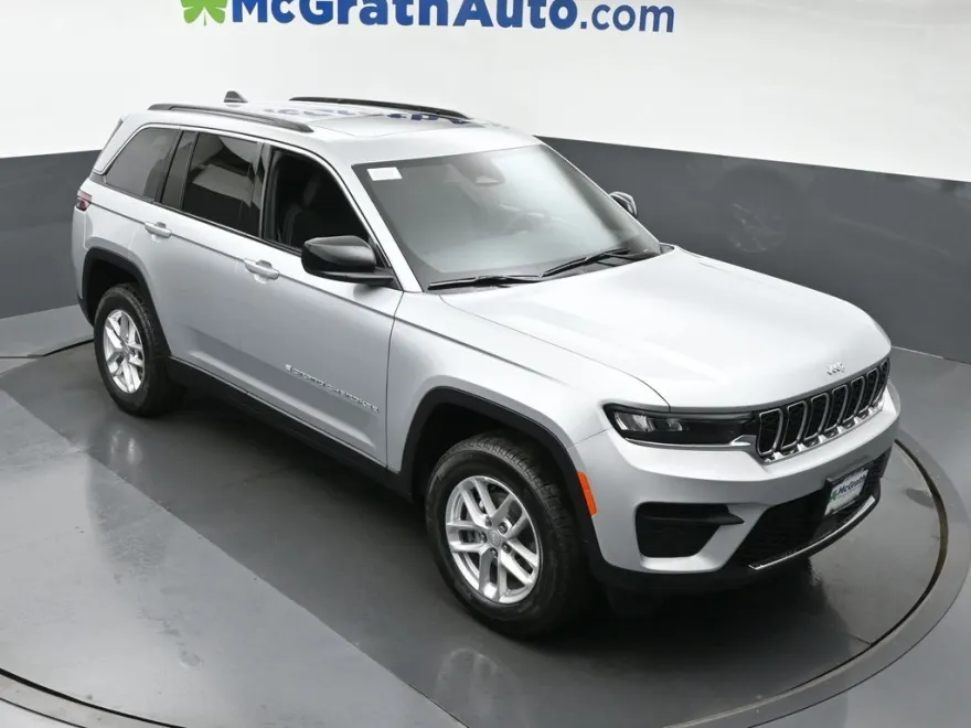 2025 Jeep Grand Cherokee Laredo X photo 1
