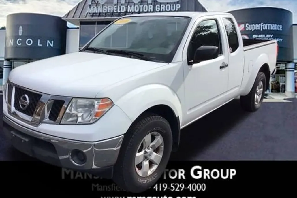 2010 Nissan Frontier SE photo 1
