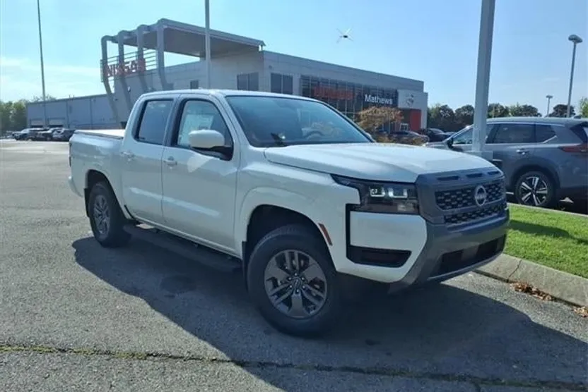 2026 Nissan Frontier Crew Cab SV photo 1