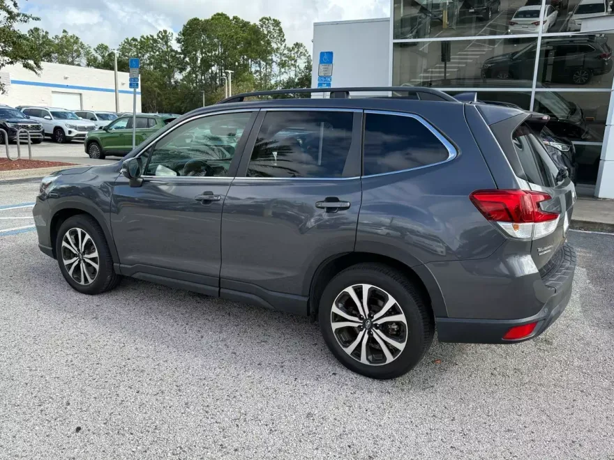 2021 Subaru Forester Limited photo 1