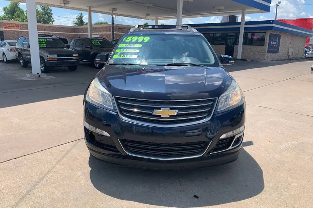 2015 Chevrolet Traverse 2LT photo 1