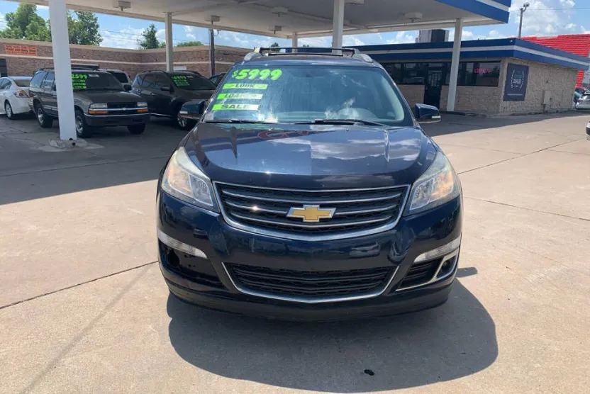 2015 Chevrolet Traverse 2LT photo 1
