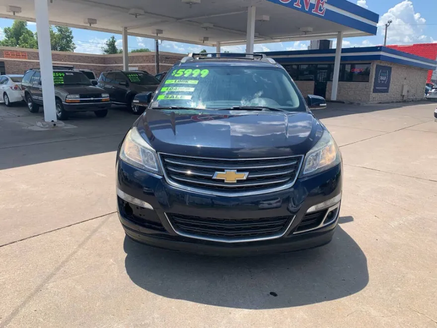 2015 Chevrolet Traverse 2LT photo 1