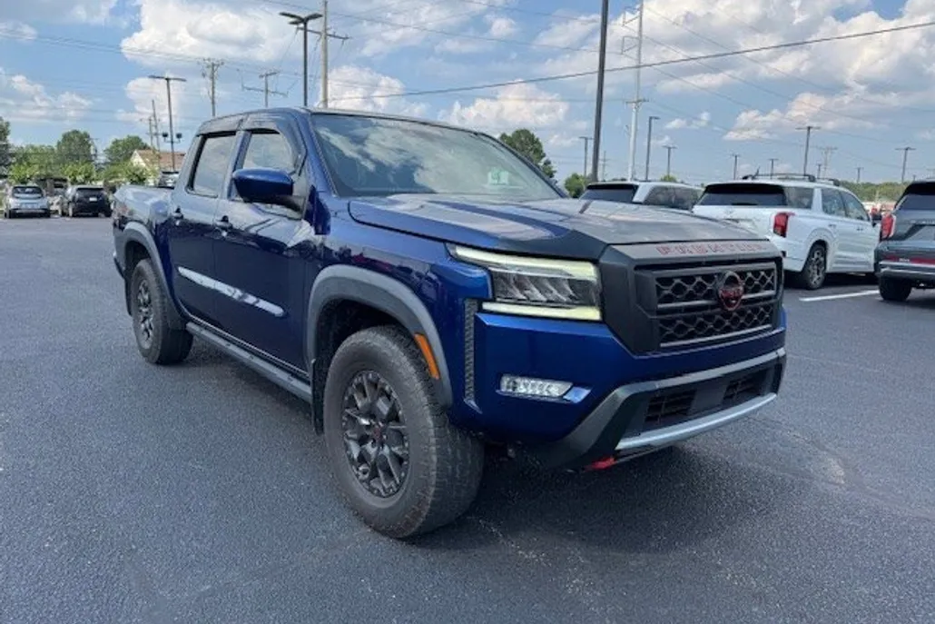 2022 Nissan Frontier Crew Cab PRO-4X photo 1