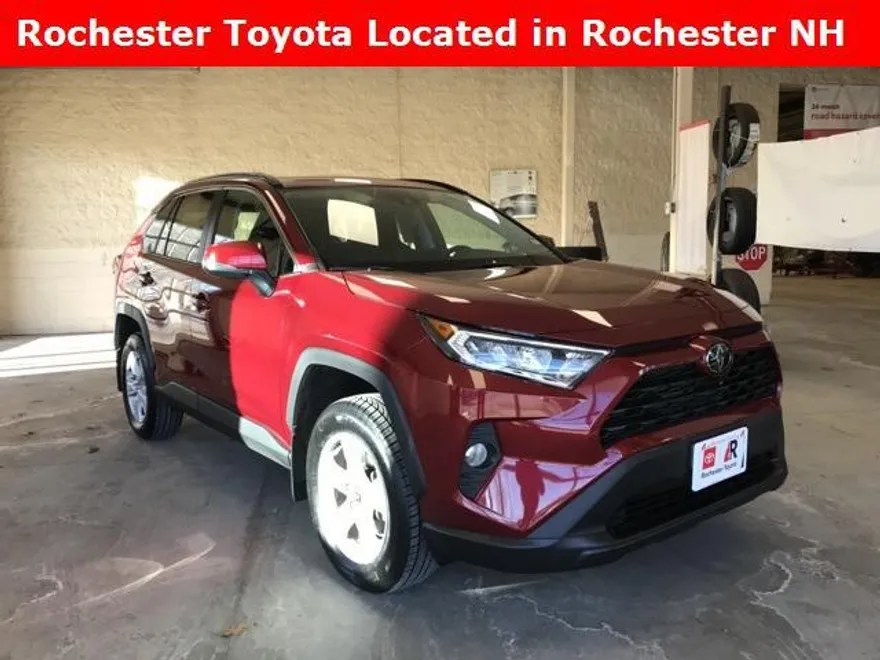 2021 Toyota RAV4 XLE photo 1