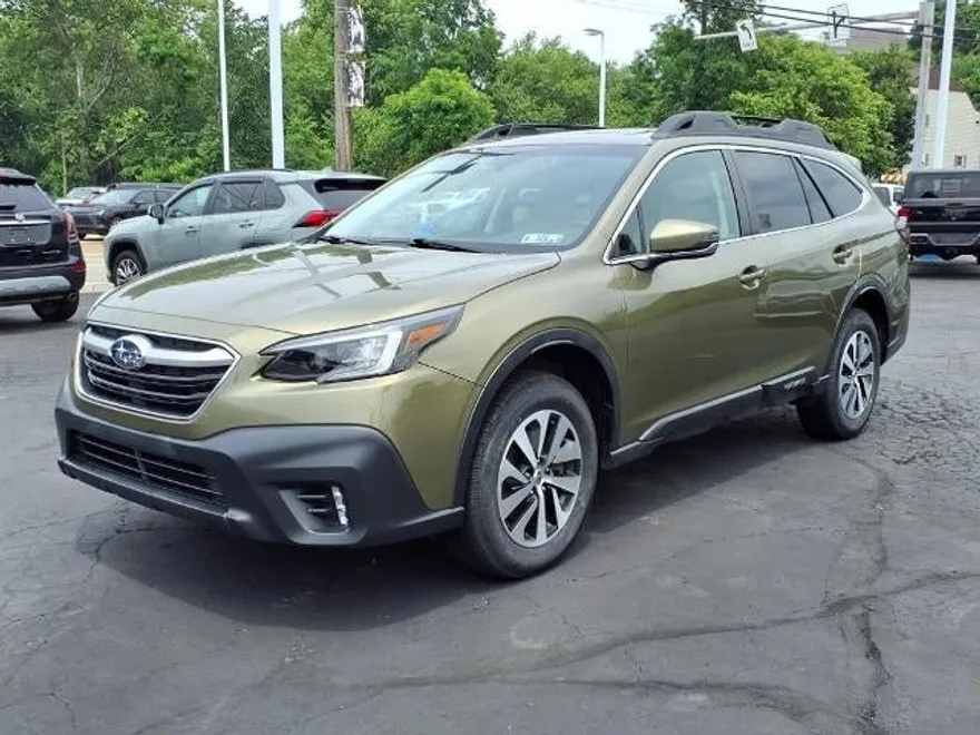 2020 Subaru Outback Premium photo 1