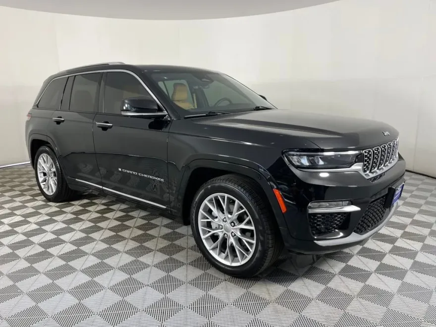 2023 Jeep Grand Cherokee Summit photo 1