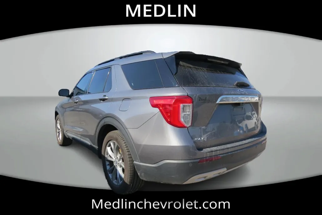 2022 Ford Explorer XLT photo 1