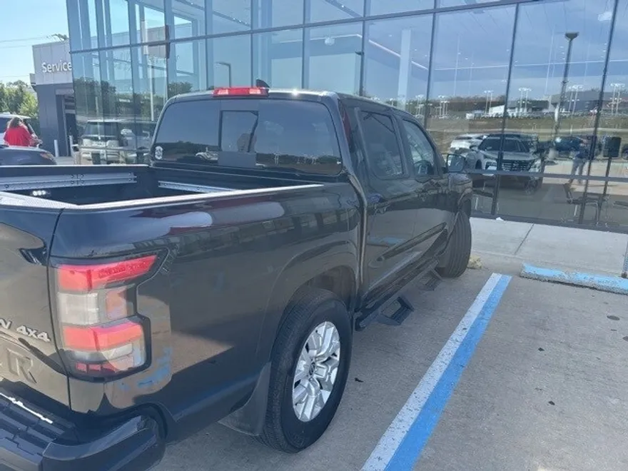 2024 Nissan Frontier SV photo 1