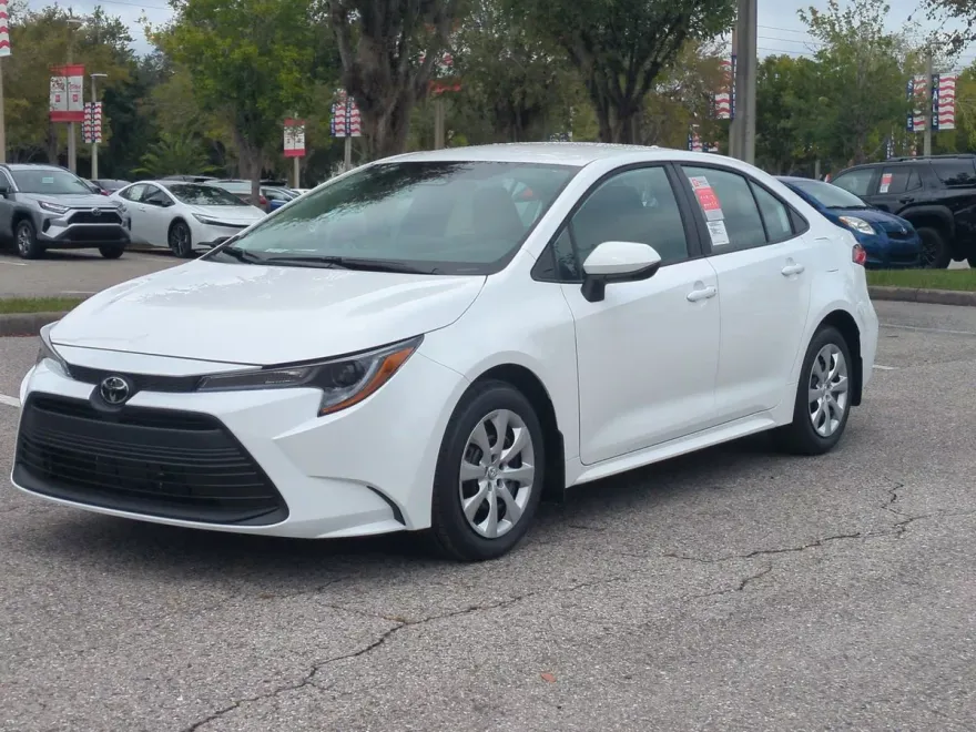2026 Toyota Corolla LE photo 1