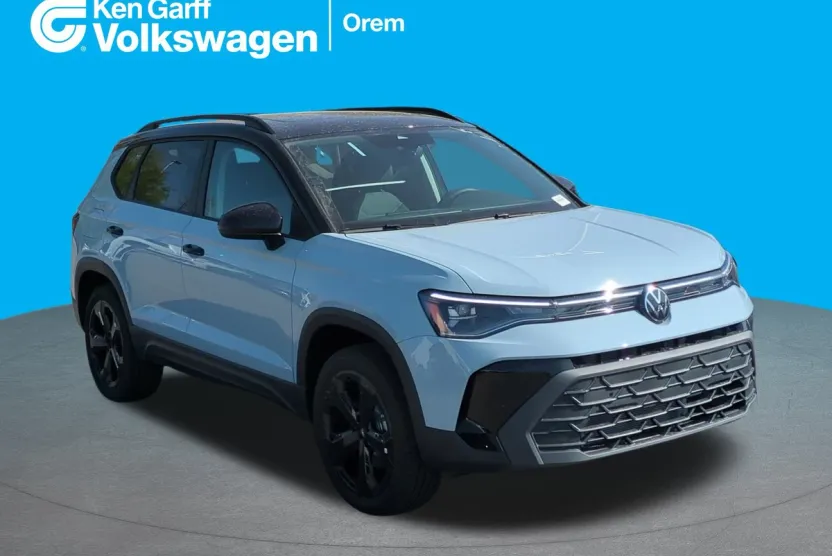 2025 Volkswagen Taos SE photo 1